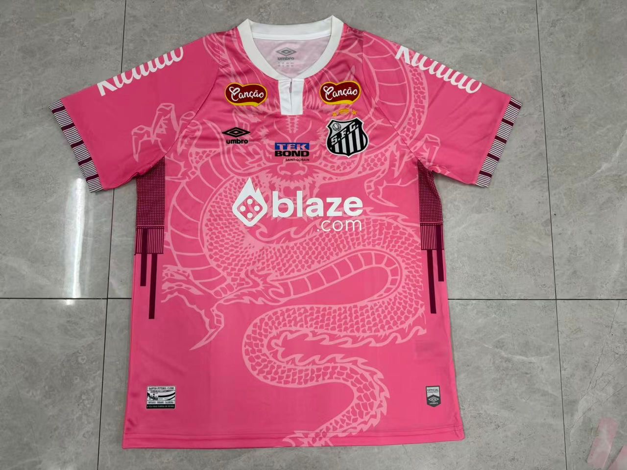 Maillot rose de Santos